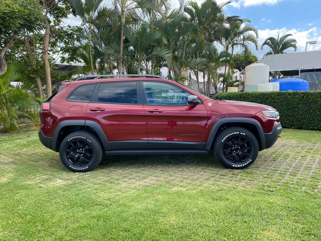 Used 2021 Jeep Cherokee Trailhawk w/ Technology Group AWD/4WD image 8