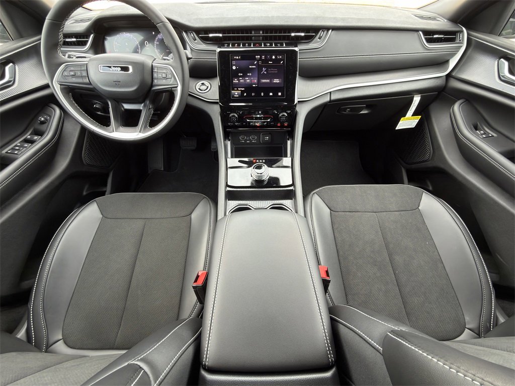 New 2025 Jeep Grand Cherokee L Altitude image 10