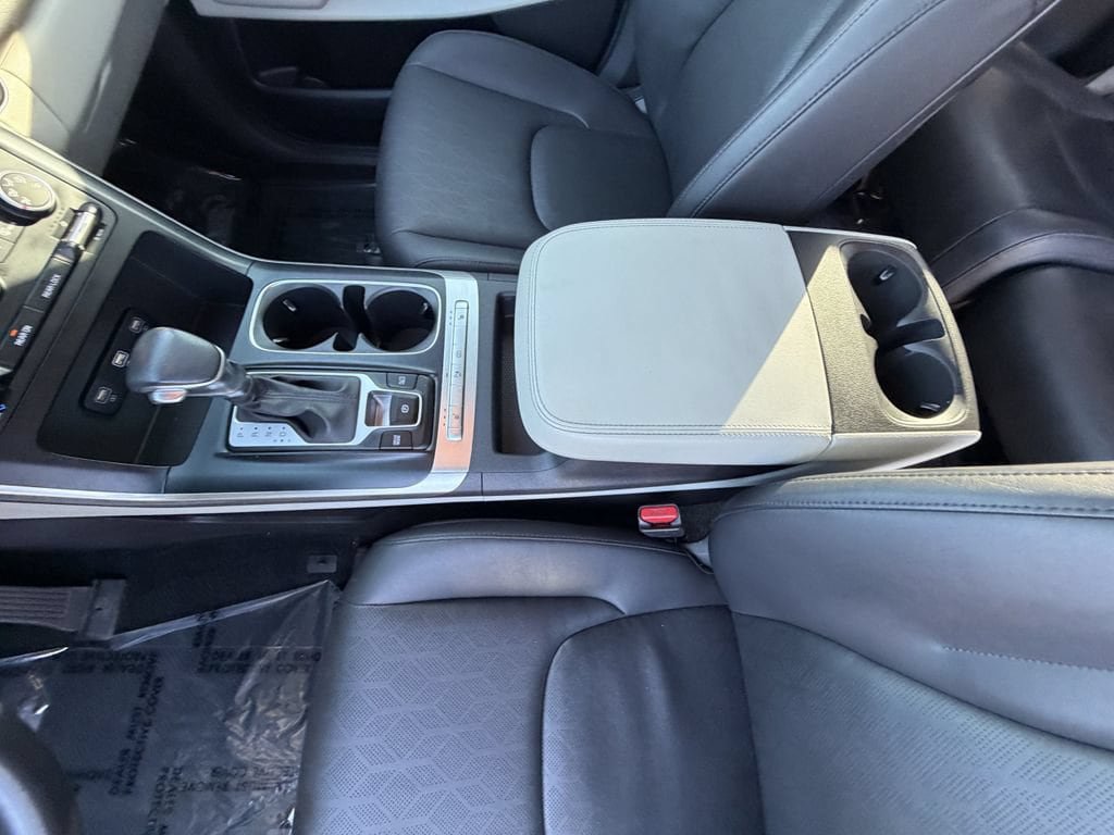 Certified 2024 Kia Carnival LX FWD image 16