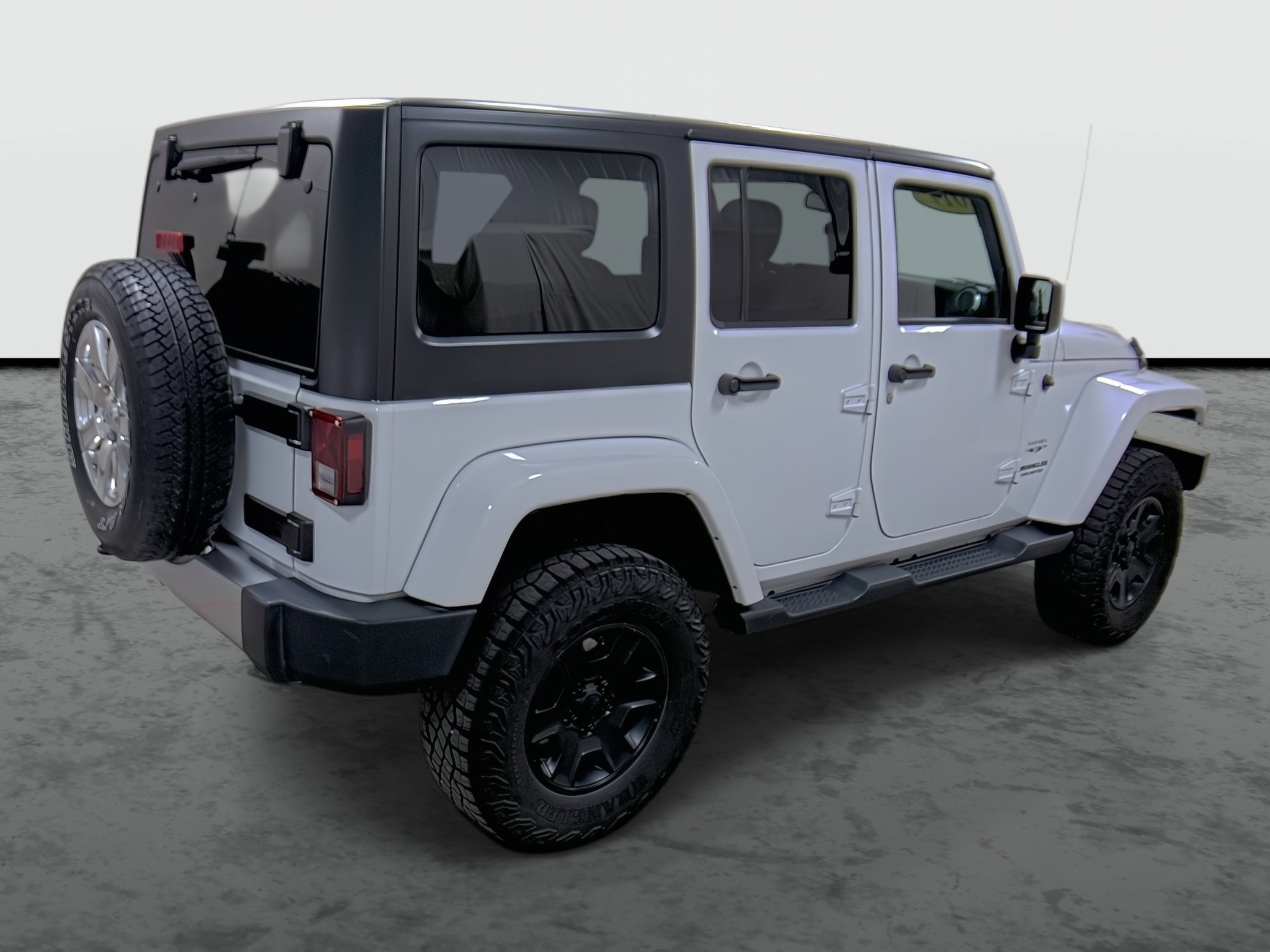 Used 2017 Jeep Wrangler Unlimited Sahara w/ Dual Top Group image 4