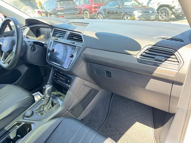 Used 2023 Volkswagen Tiguan SE AWD/4WD image 21