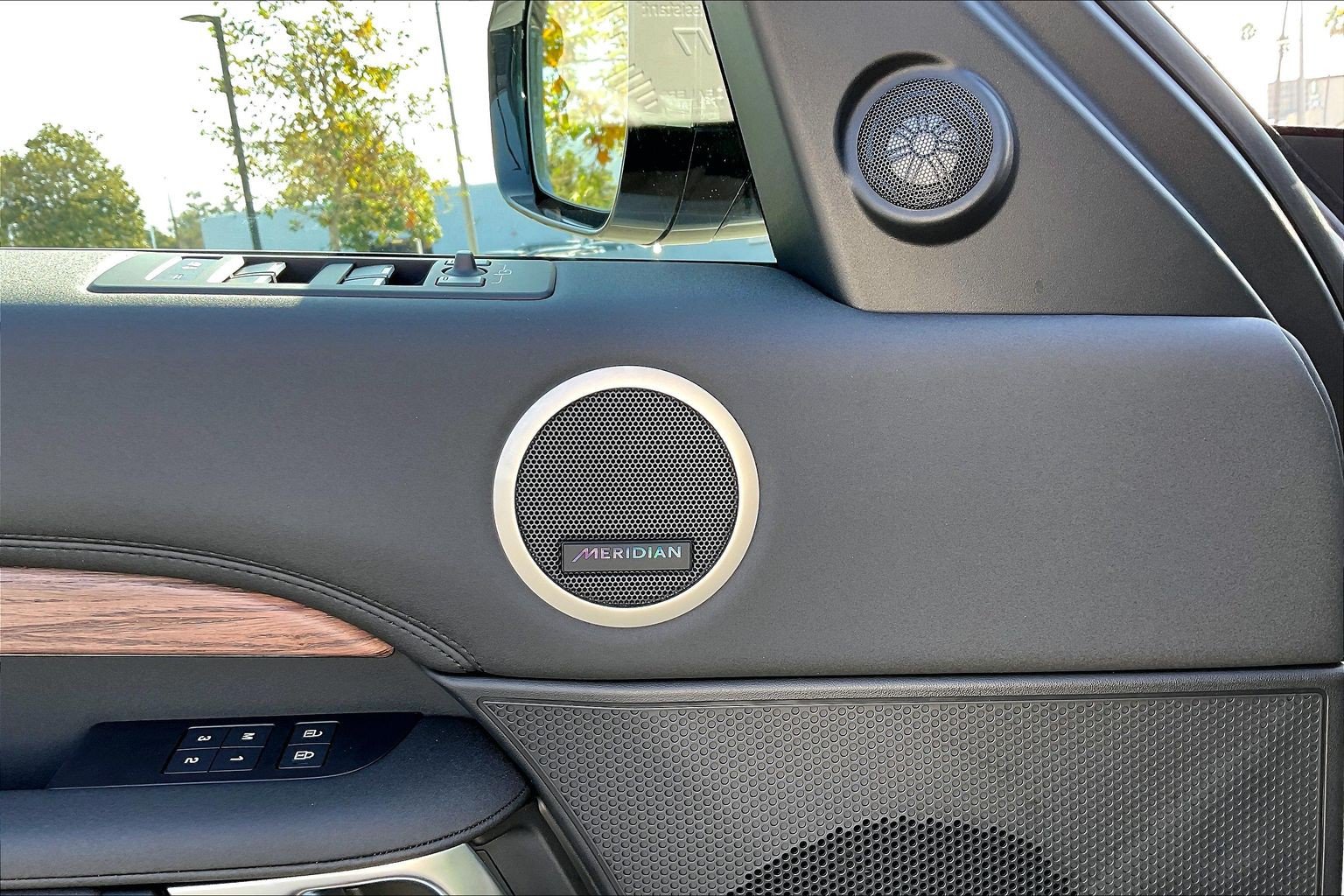 New 2026 Land Rover Discovery S AWD/4WD image 25
