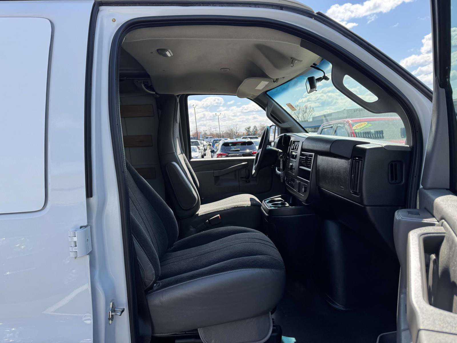Used 2021 GMC Savana 2500 w/ Driver Convenience Package image 13