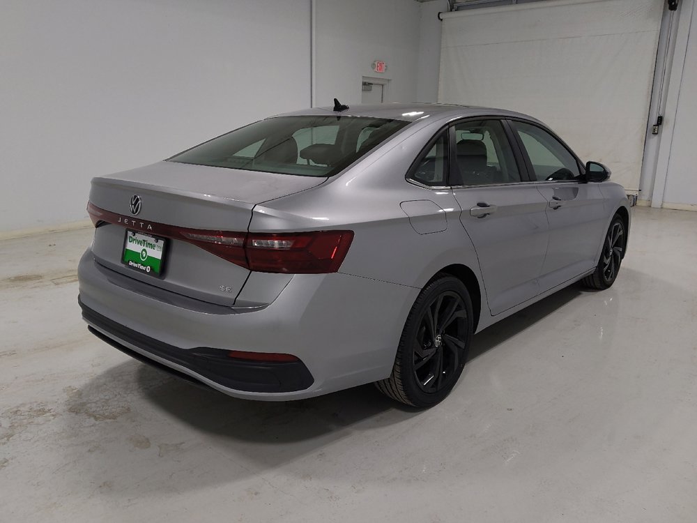 Used 2025 Volkswagen Jetta SE w/ Sunroof Package image 9