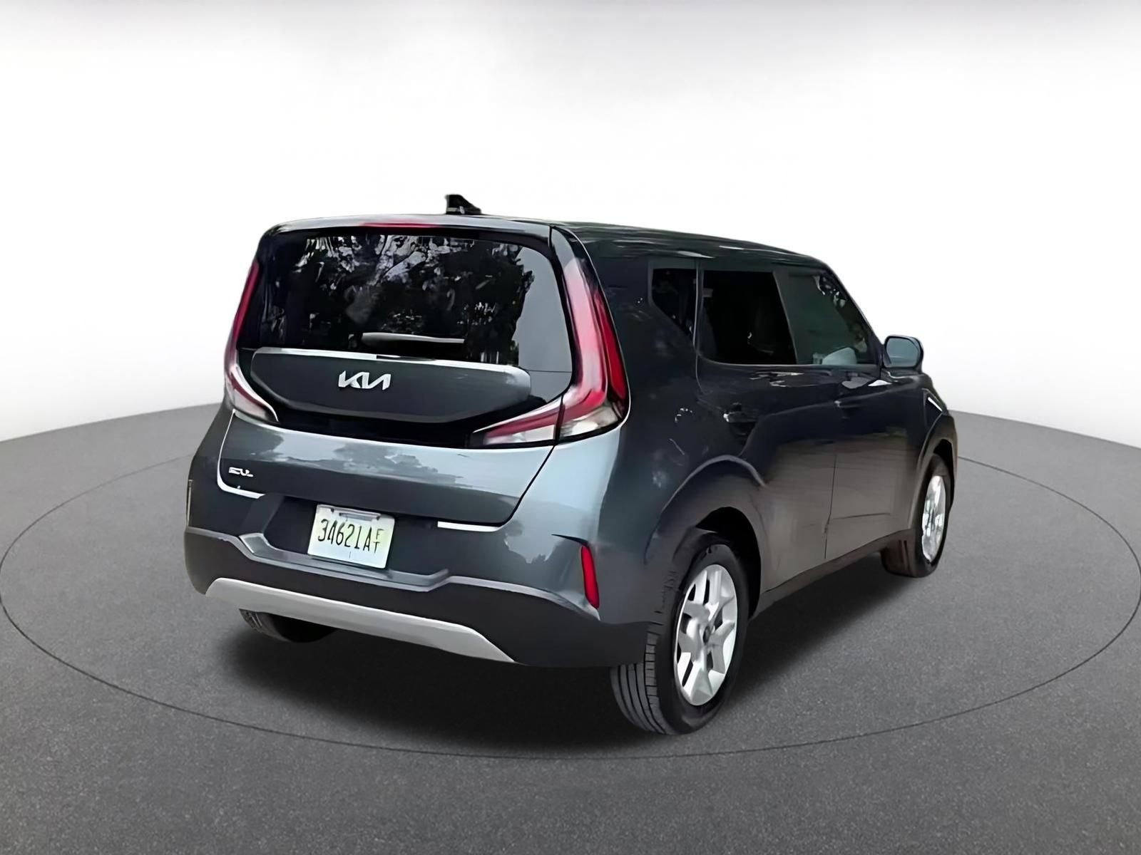 Used 2025 Kia Soul LX w/ LX Technology Package FWD image 15