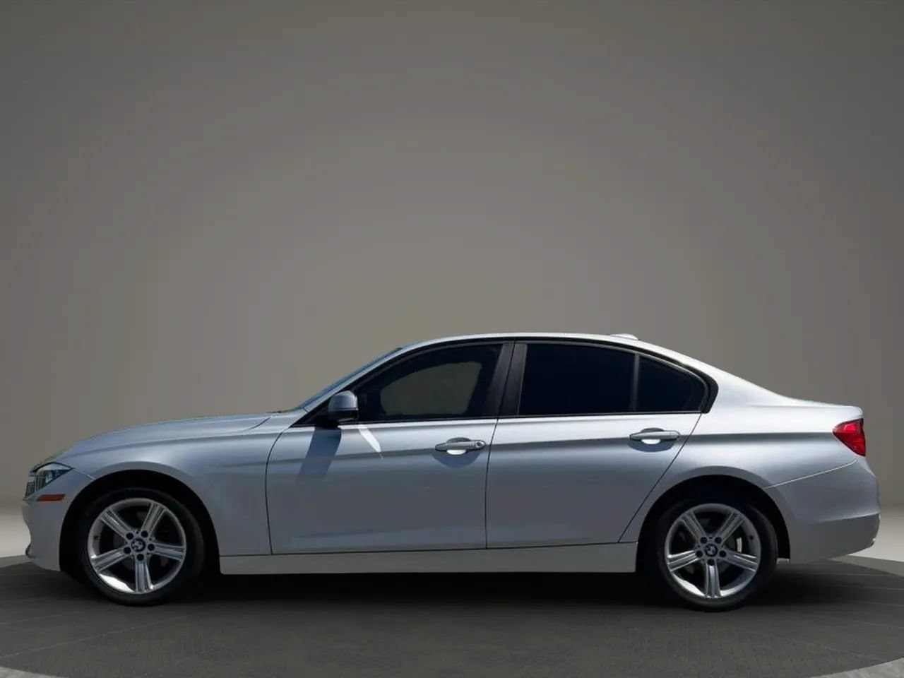 Used 2013 BMW 328i Sedan RWD image 2
