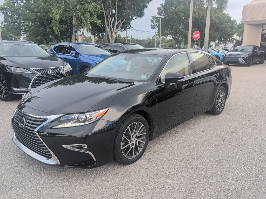 Used 2016 Lexus ES 350 w/ Luxury Package w/Wood Trim FWD image 2