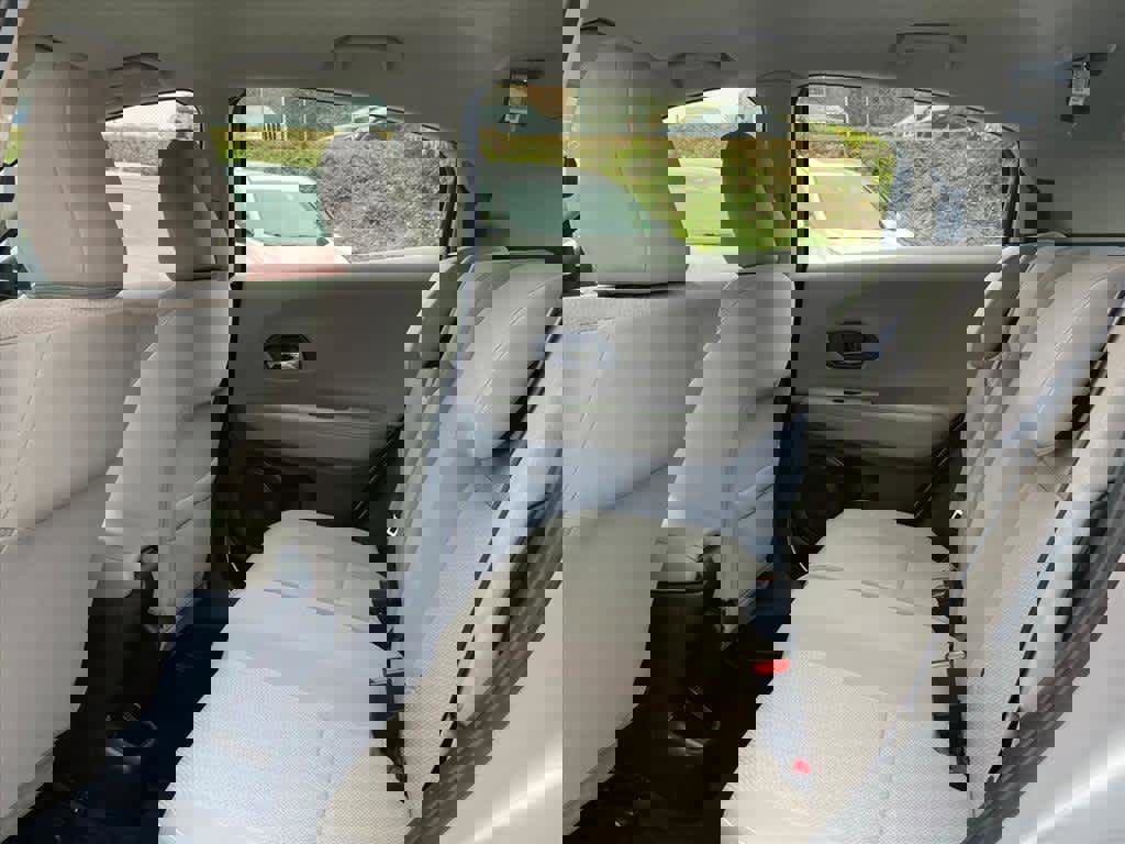 Used 2018 Honda HR-V LX image 18