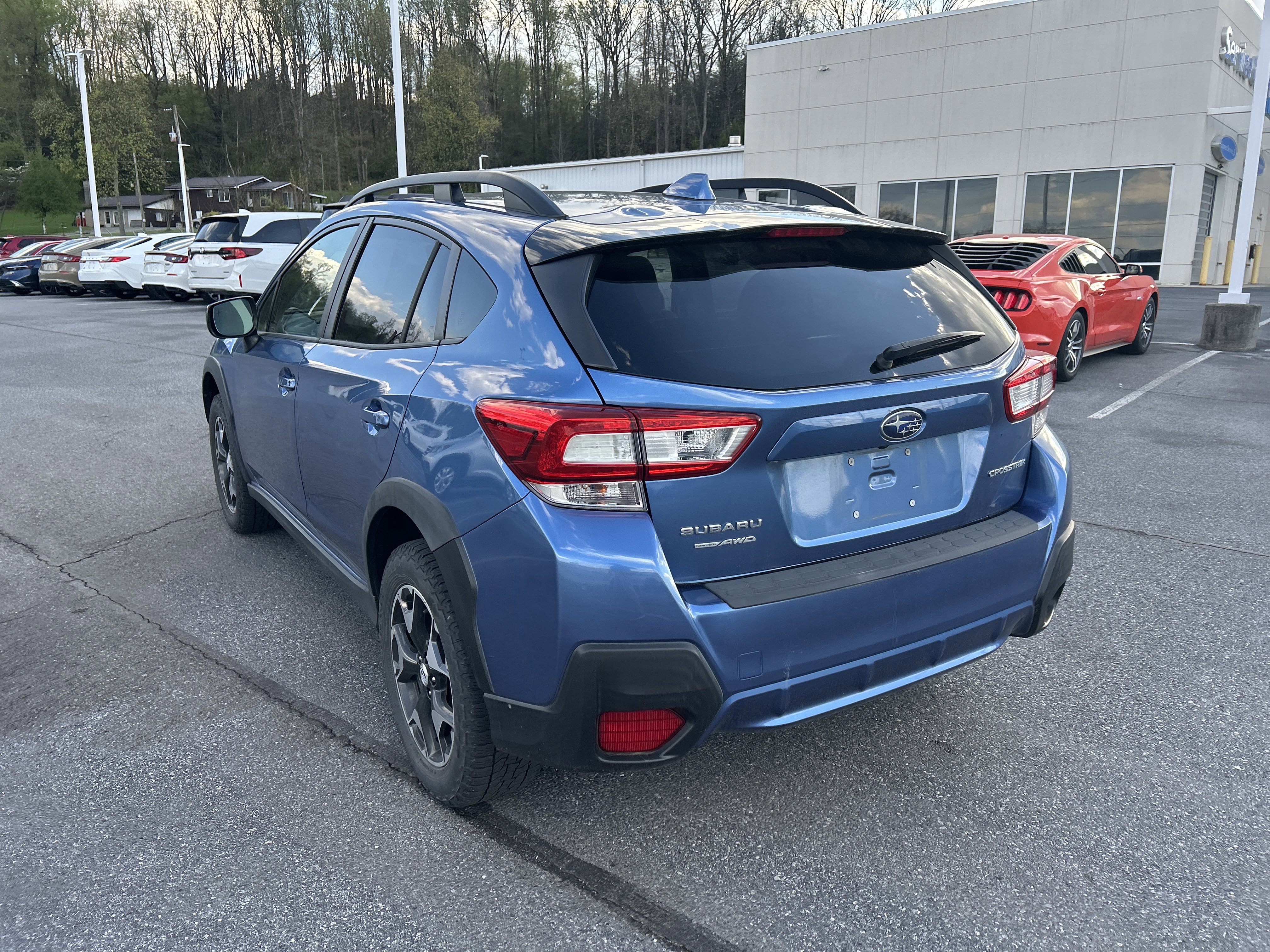 Used 2018 Subaru Crosstrek 2.0i Premium w/ Moonroof Package AWD/4WD image 17