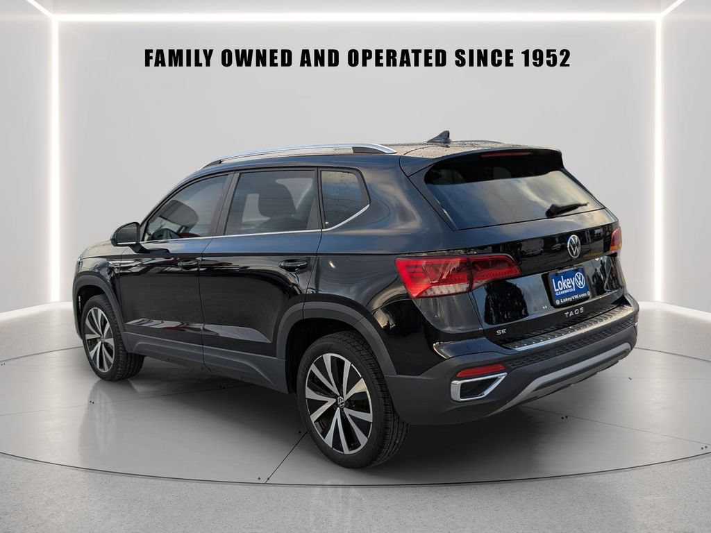 Certified 2023 Volkswagen Taos SE FWD image 4