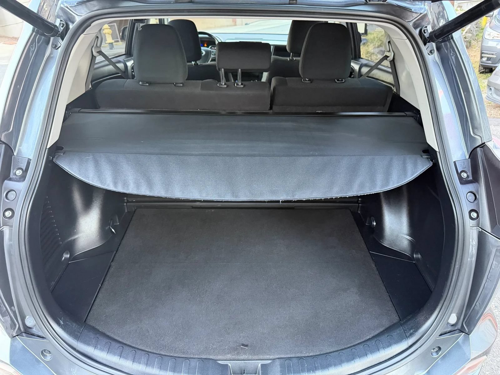 Used 2016 Toyota RAV4 XLE w/ Convenience Package AWD/4WD image 18