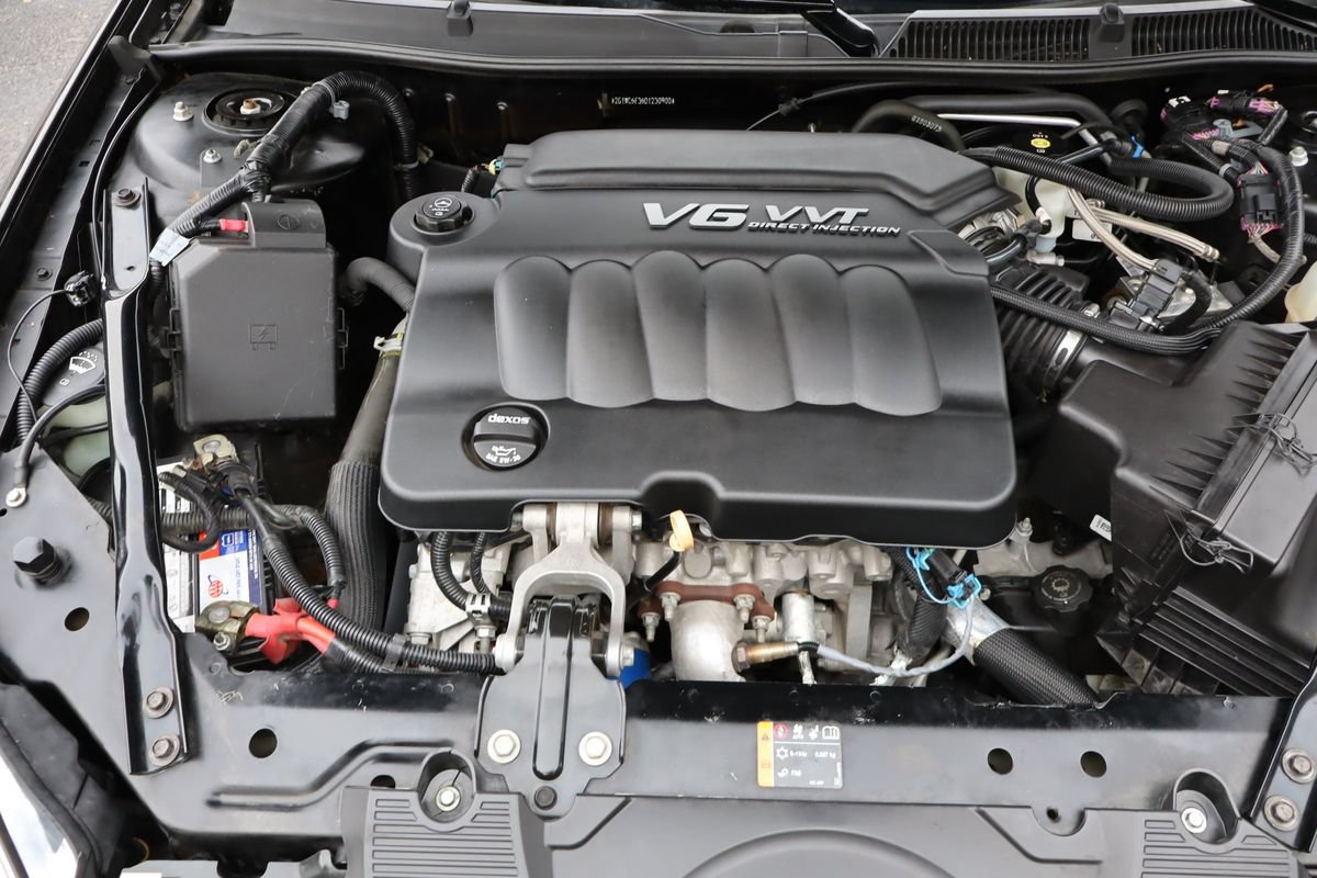 Used 2013 Chevrolet Impala LTZ FWD image 37