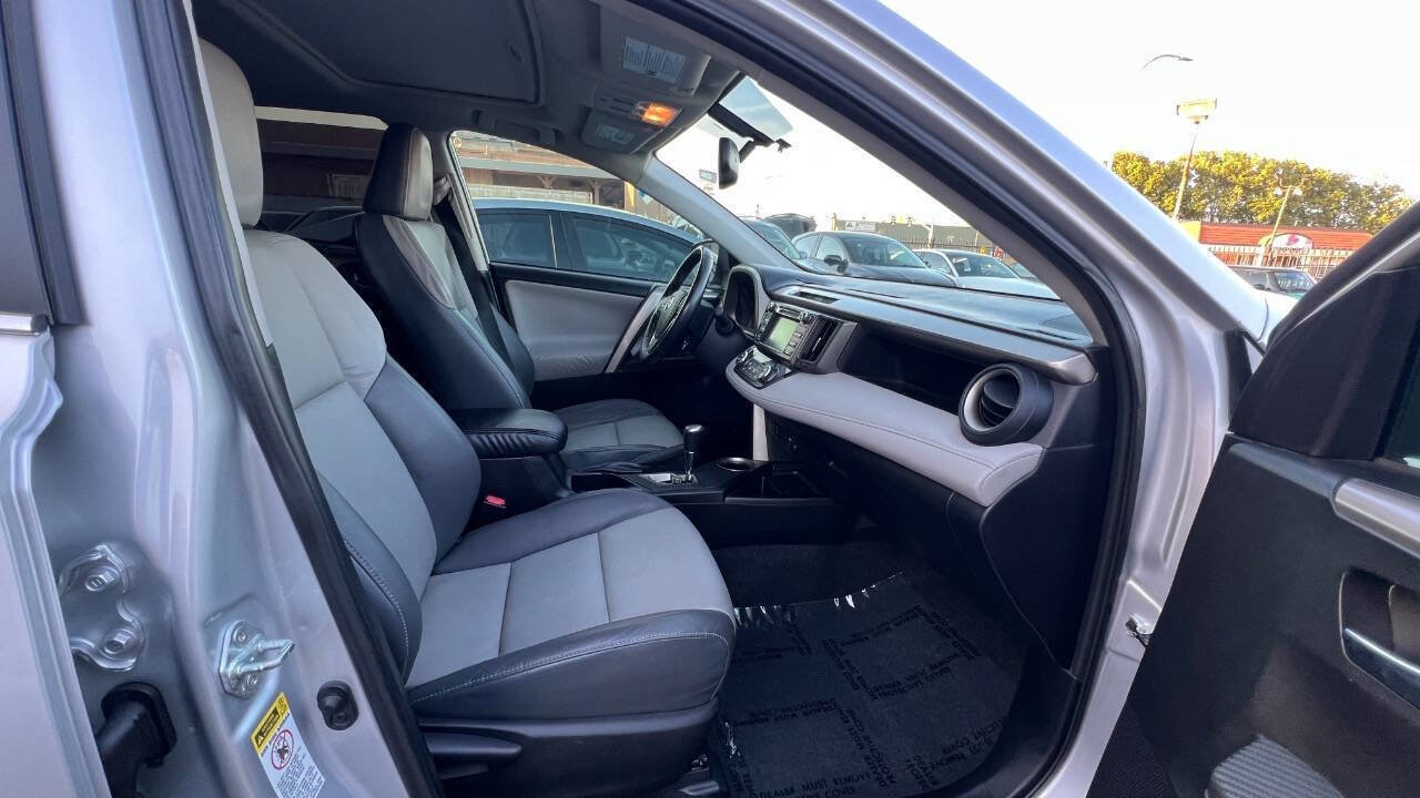 Used 2015 Toyota RAV4 Limited FWD image 16