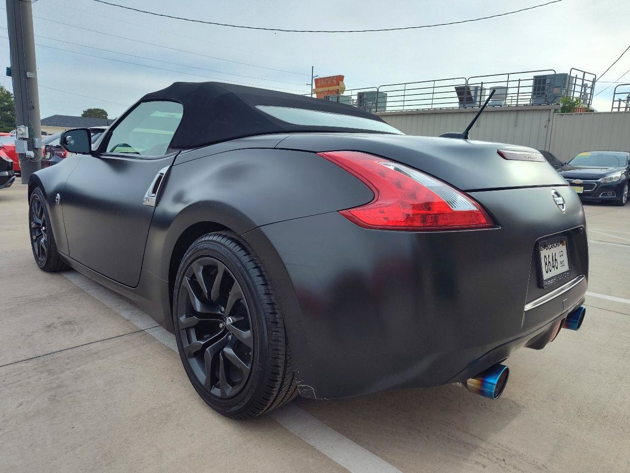 Used 2015 Nissan 370Z Roadster RWD image 41