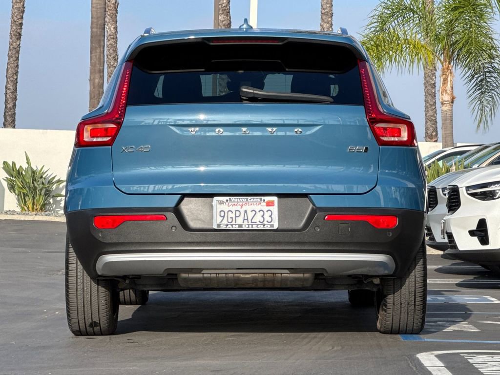 Certified 2023 Volvo XC40 B5 Ultimate image 4