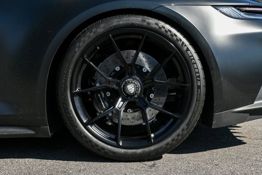 Certified 2024 Porsche 911 GT3 RWD image 33