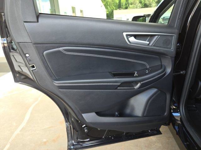Used 2019 Ford Edge Titanium AWD/4WD image 42