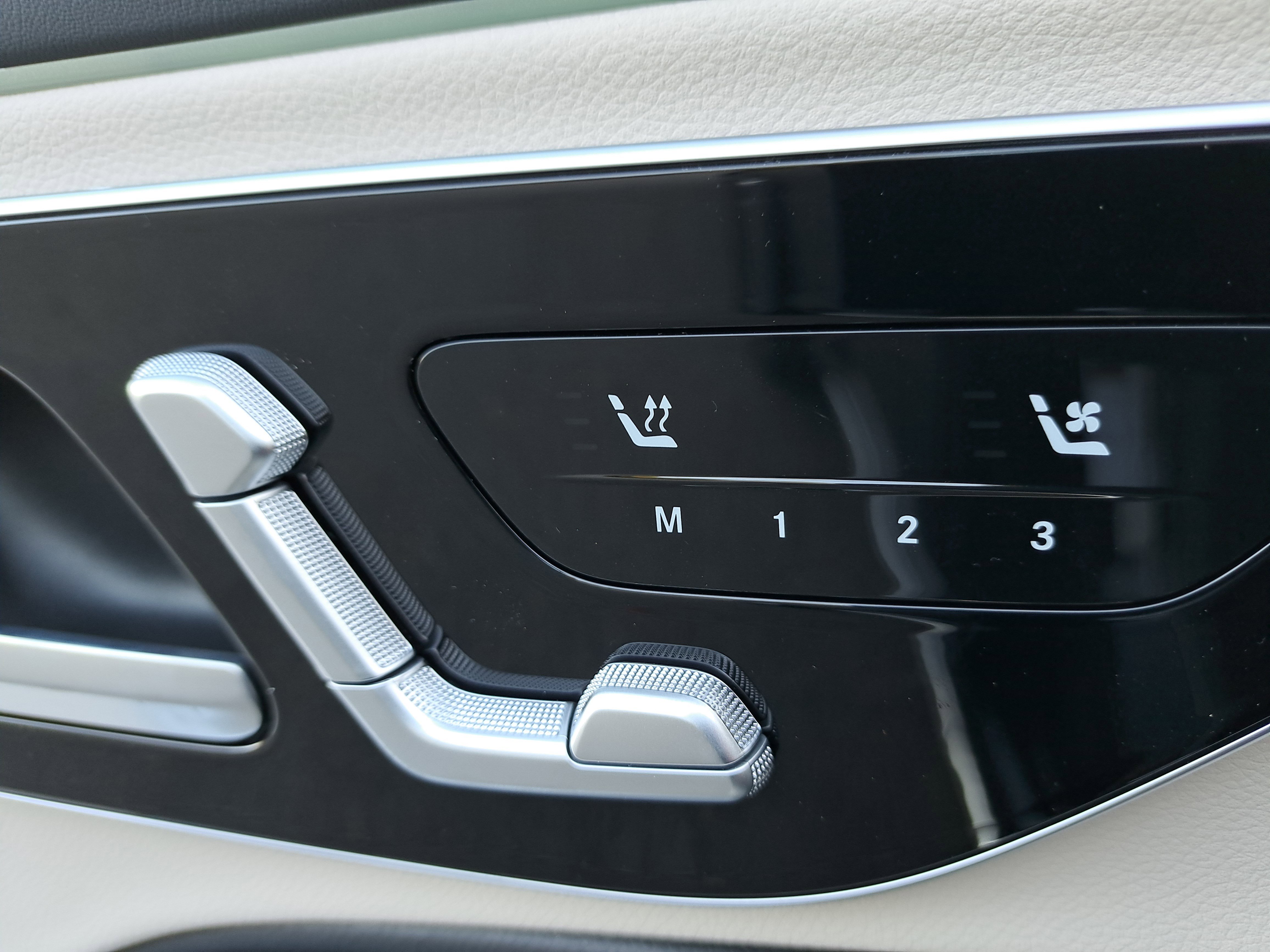 New 2026 Mercedes-Benz E 350 4MATIC Sedan image 30