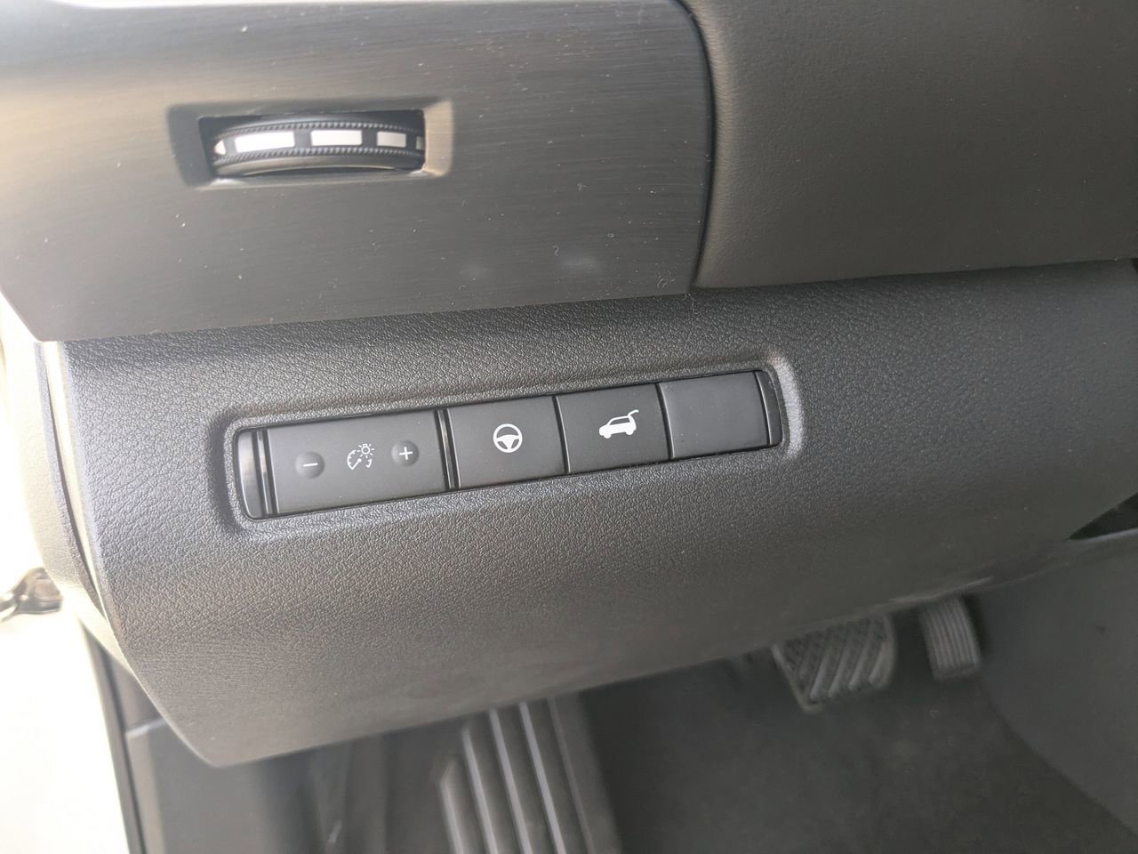 New 2026 Nissan Pathfinder SL w/ SL Premium Package AWD/4WD image 14