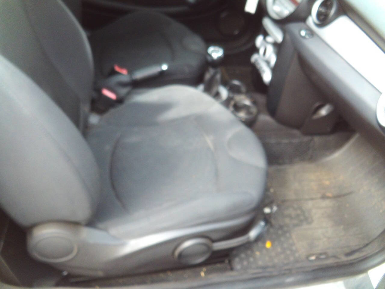 Used 2010 MINI Cooper Hardtop image 10