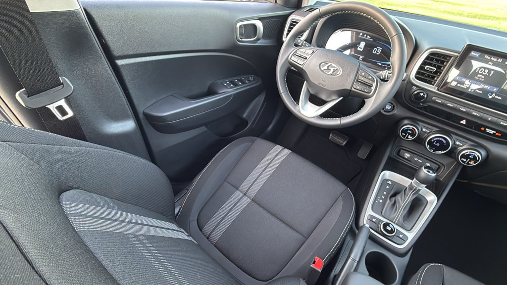 New 2026 Hyundai Venue SEL FWD image 14