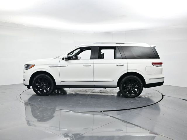 Used 2024 Lincoln Navigator Reserve image 7