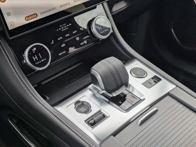 Used 2026 Jaguar F-PACE R-Dynamic S image 9