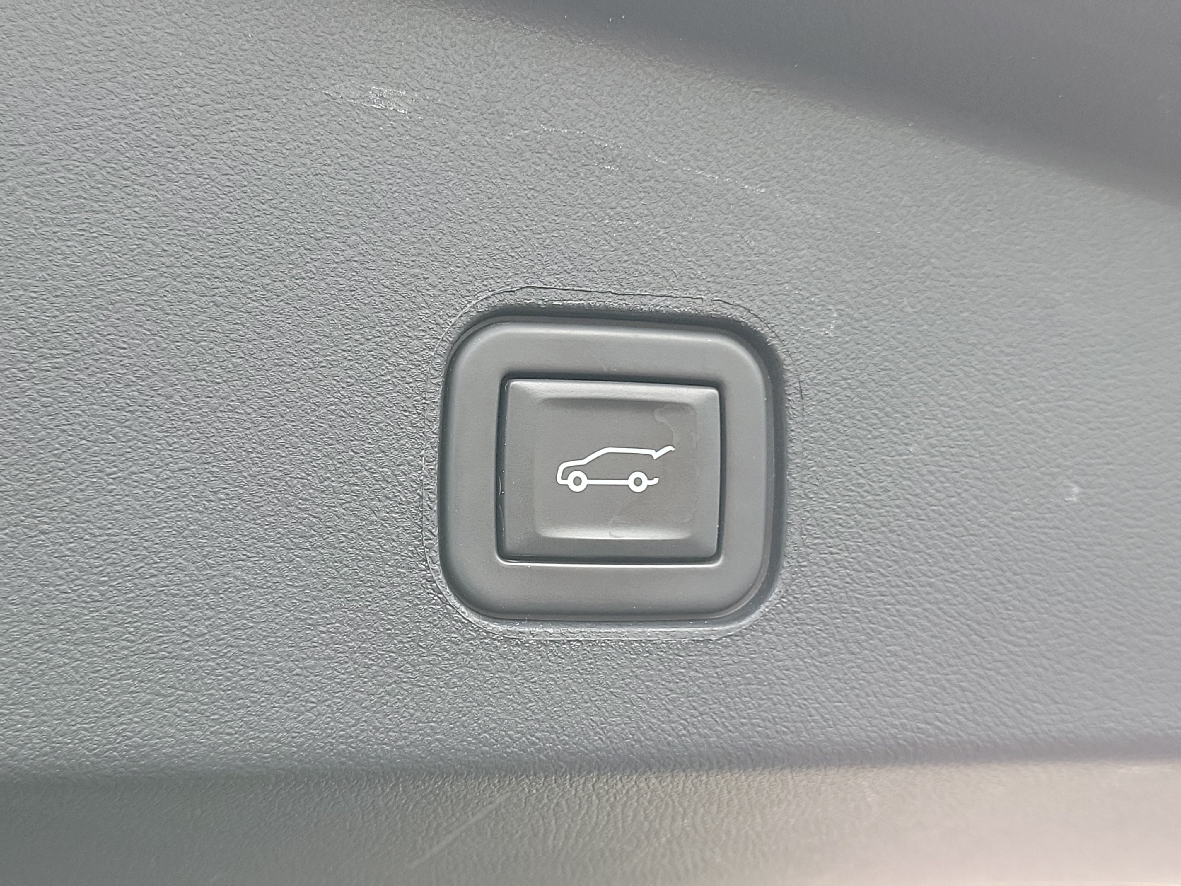 Used 2023 Cadillac Lyriq 2WD image 9