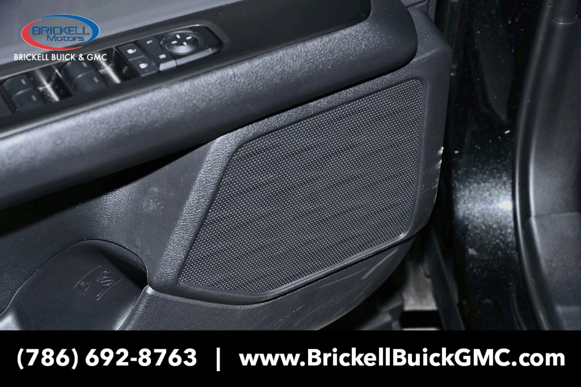 Used 2025 Lexus UX 300h FWD w/ Accessory Package (Z1) image 22