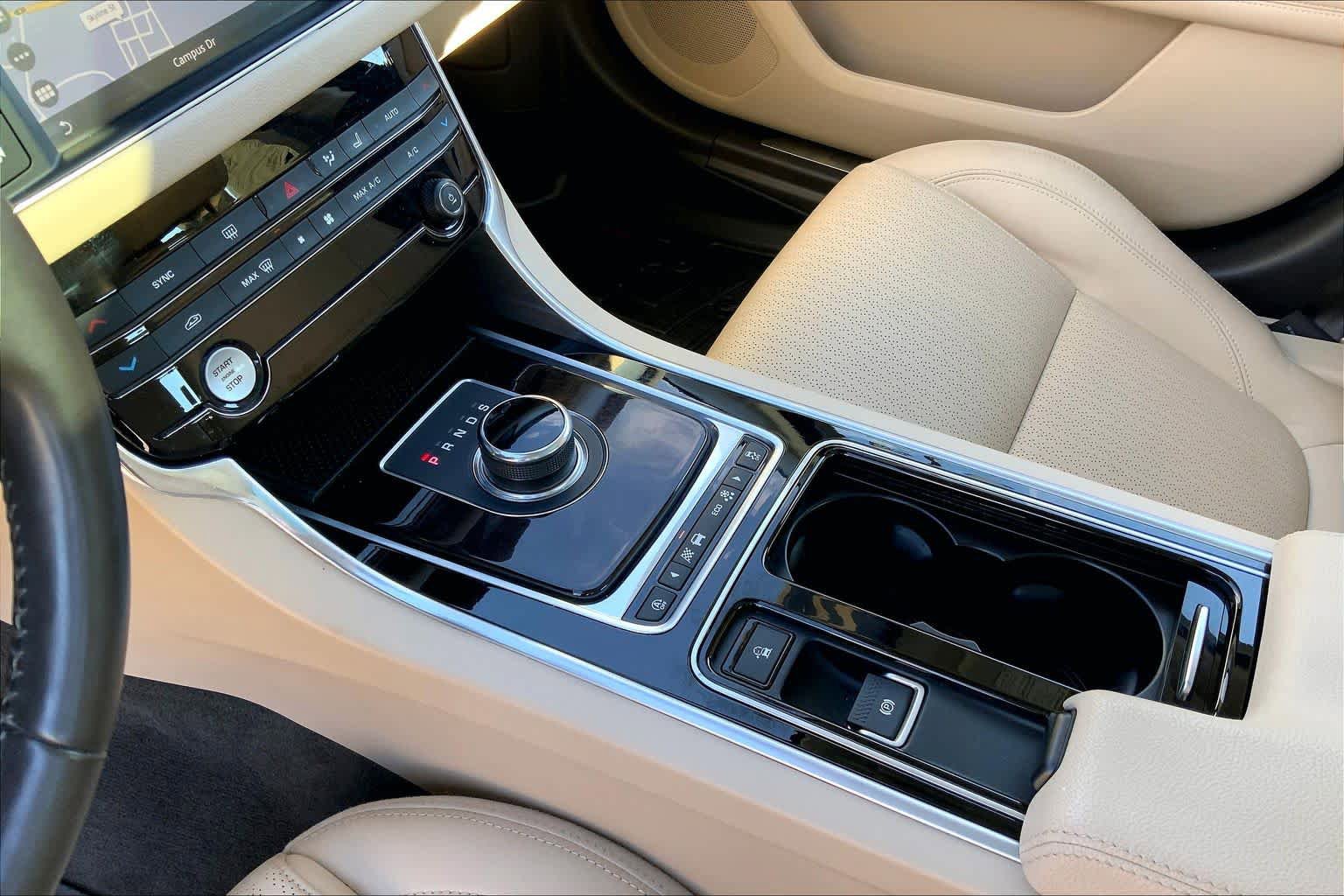 Used 2018 Jaguar XF Prestige AWD/4WD image 17