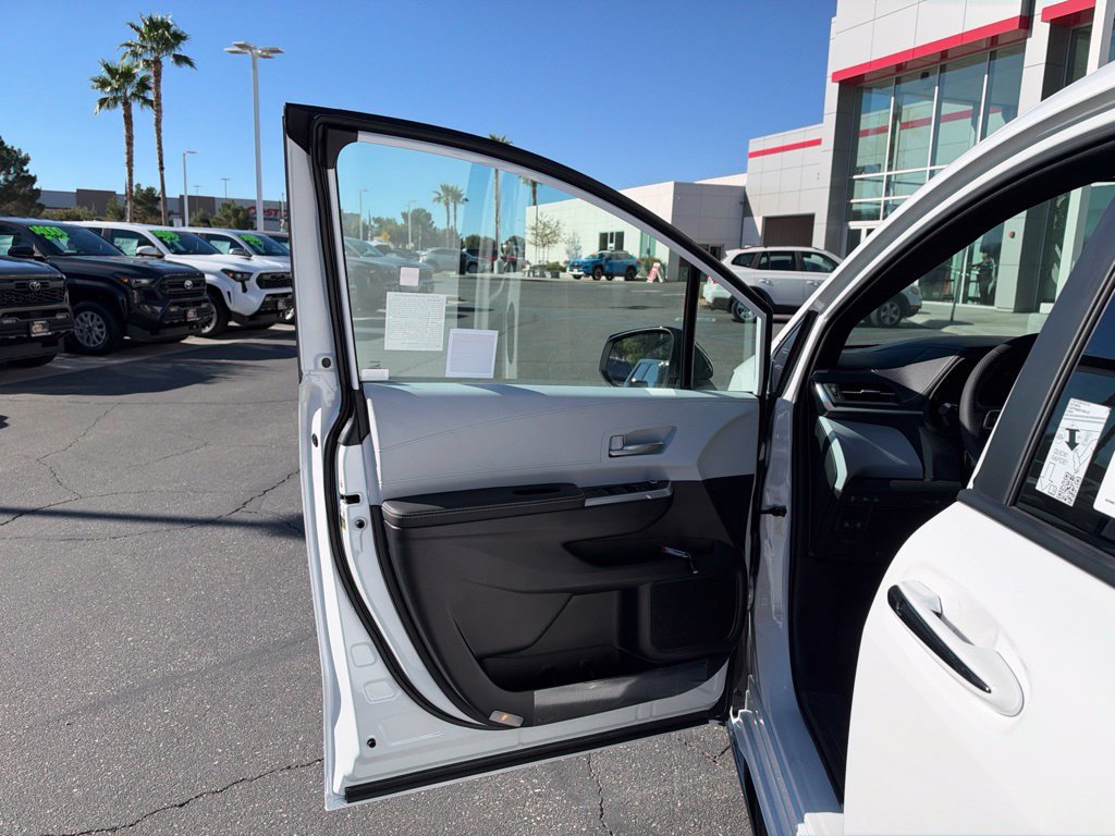 New 2026 Toyota Sienna XSE AWD/4WD image 7