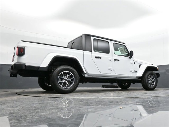 Used 2024 Jeep Gladiator Sport image 37