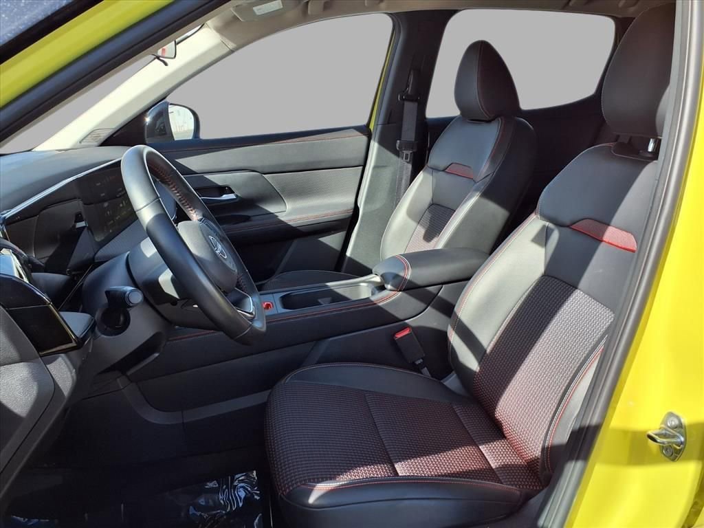 Certified 2025 Nissan Kicks SR image 22