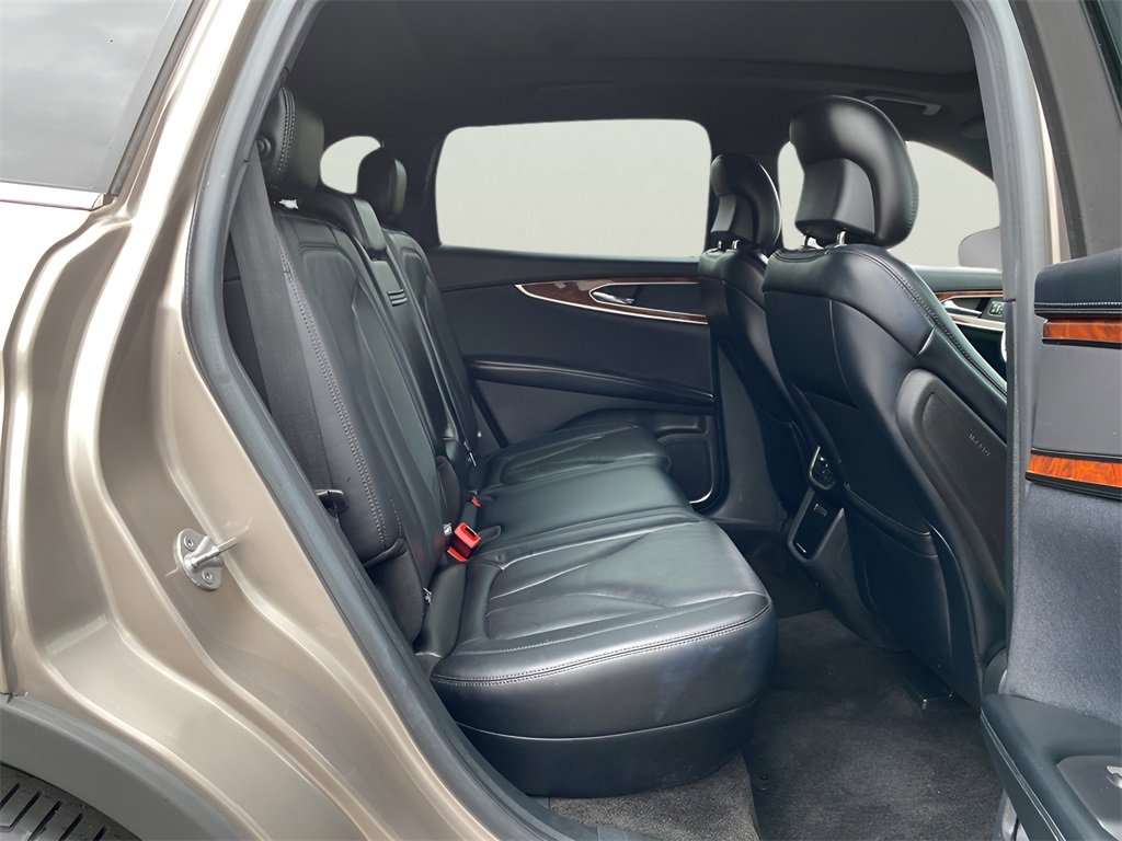 Used 2018 Lincoln MKX Reserve w/ Lincoln MKX Climate Package image 19