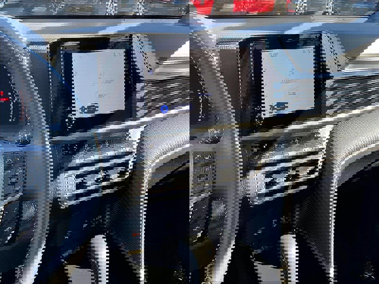 Used 2025 Toyota Camry SE image 9