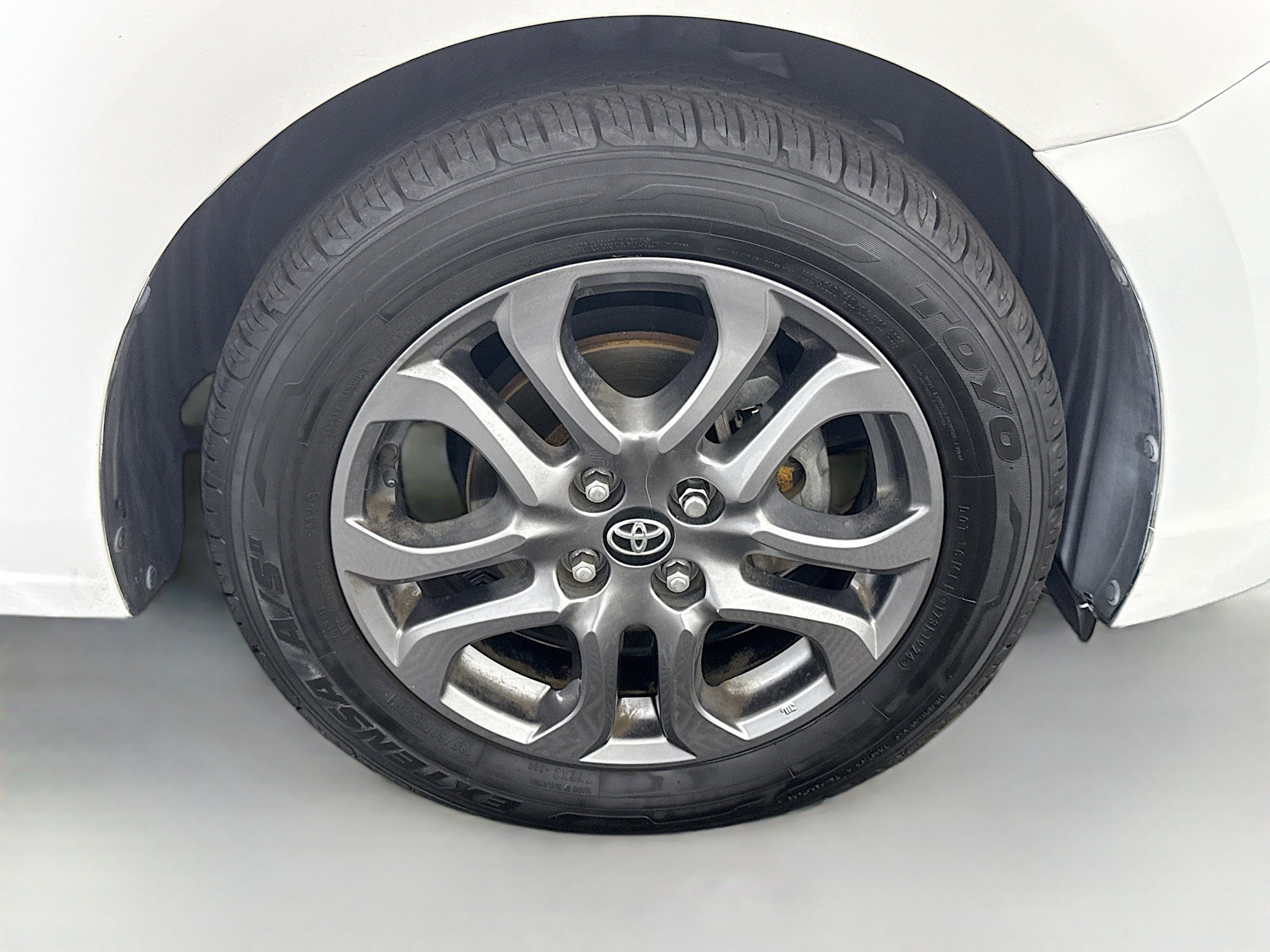 Used 2019 Toyota Yaris LE image 32