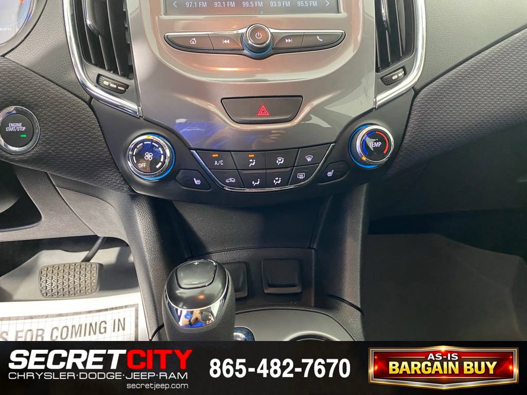 Used 2018 Chevrolet Cruze LT w/ Convenience Package FWD image 21