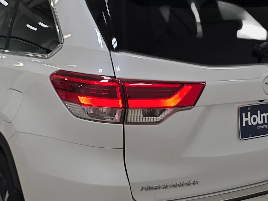 Used 2018 Toyota Highlander XLE w/ Protection Package #3 AWD/4WD image 34
