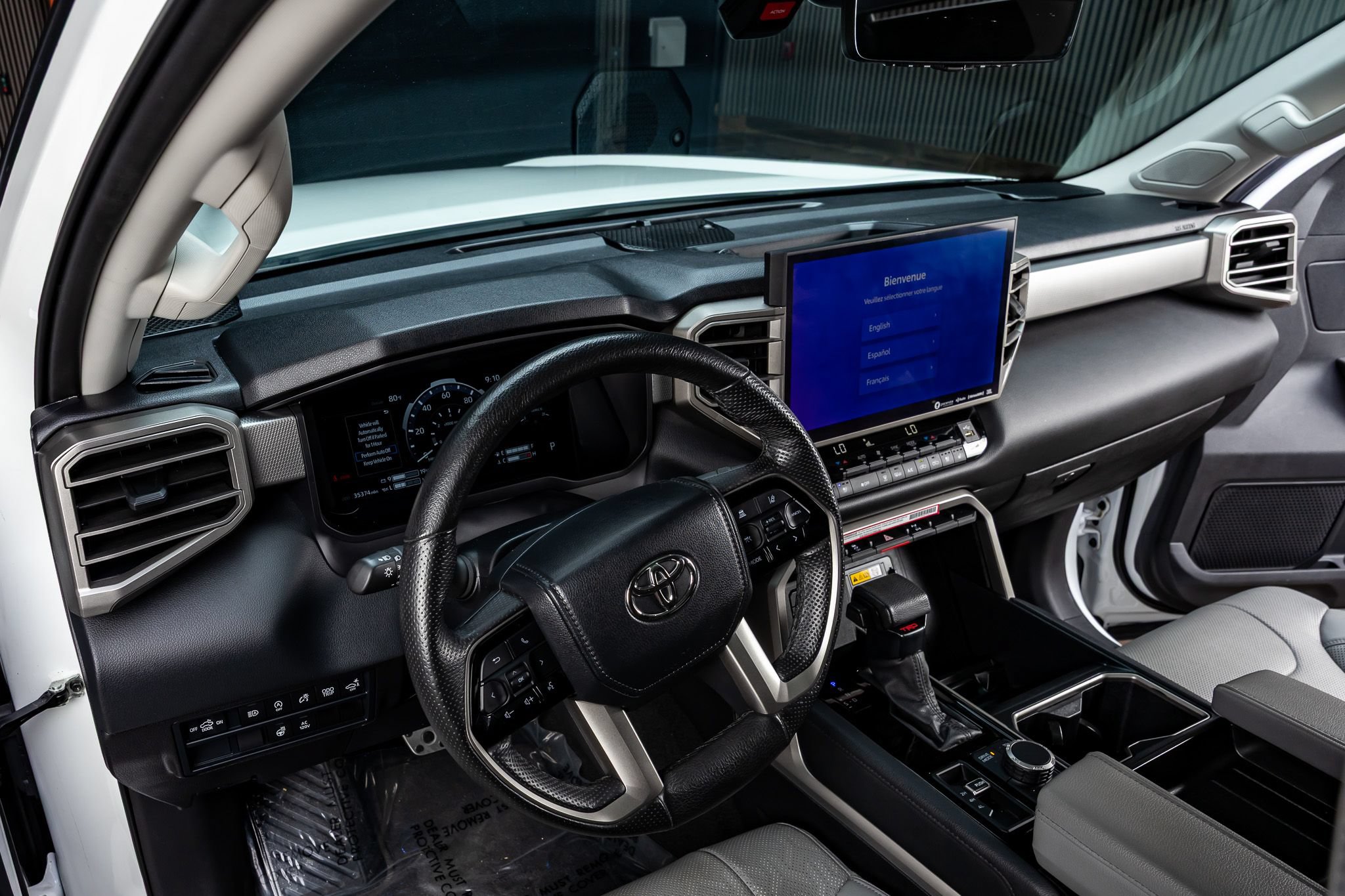 Used 2024 Toyota Tundra Limited AWD/4WD image 17
