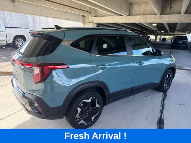 Used 2024 Kia Seltos EX FWD image 16