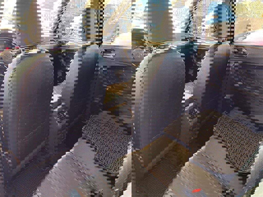 Used 2024 Volkswagen Tiguan SE R-Line image 28