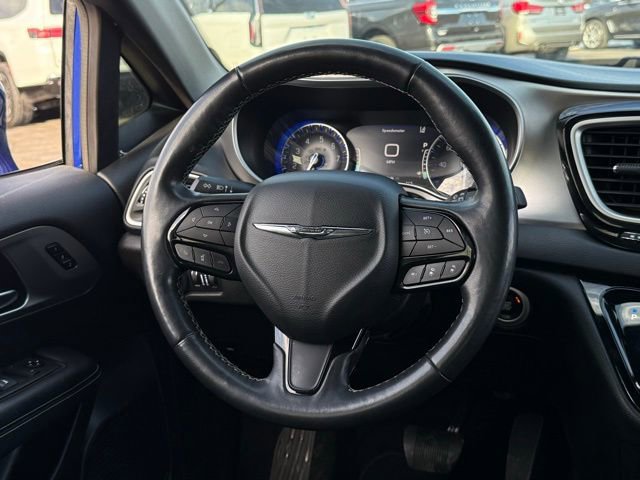 Used 2020 Chrysler Pacifica Touring-L w/ Advanced Safetytec Group image 7