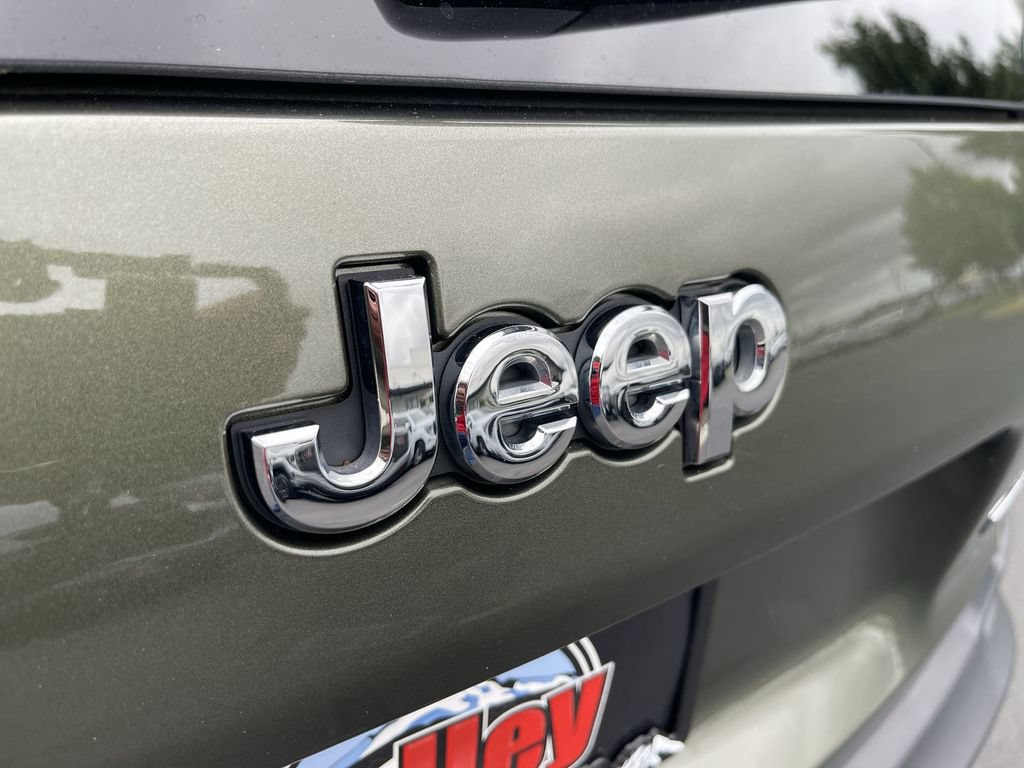Used 2021 Jeep Cherokee Latitude FWD image 29