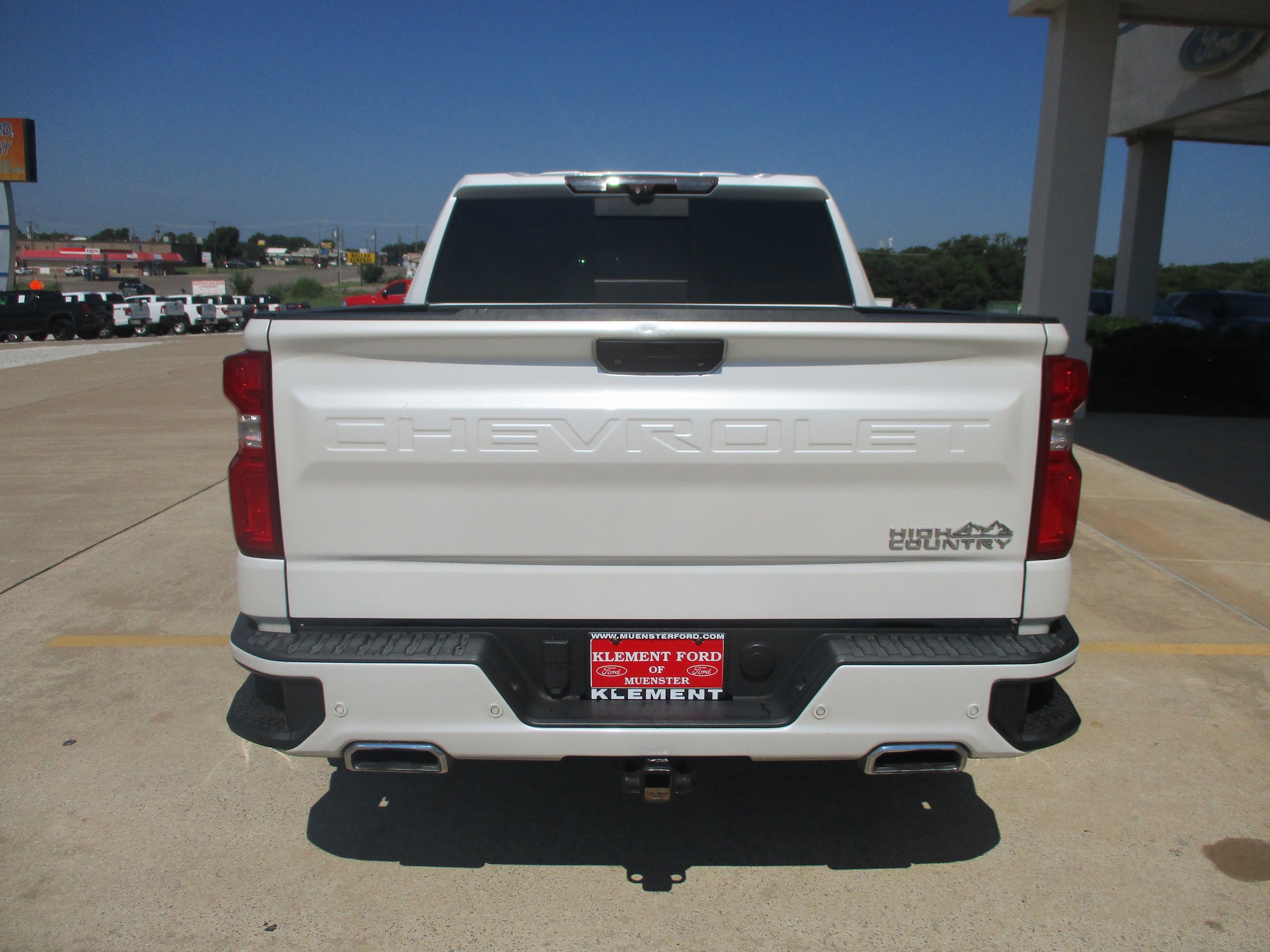 Used 2020 Chevrolet Silverado 1500 High Country w/ Technology Package AWD/4WD image 6