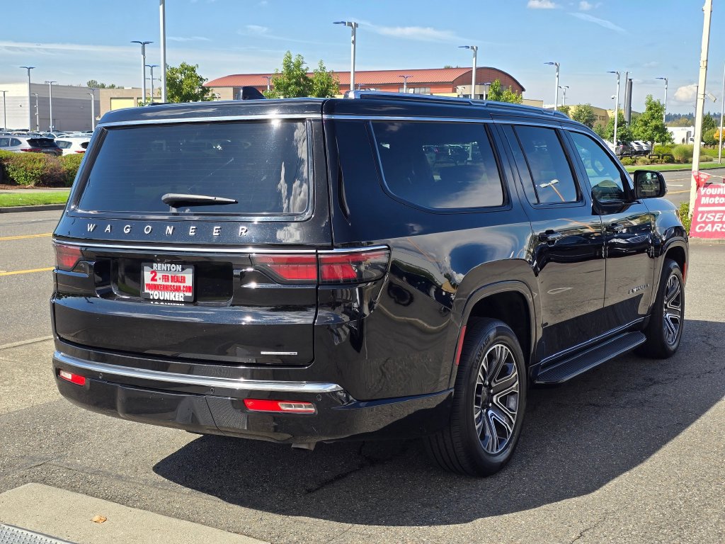 Used 2024 Jeep Wagoneer L Series II AWD/4WD image 5