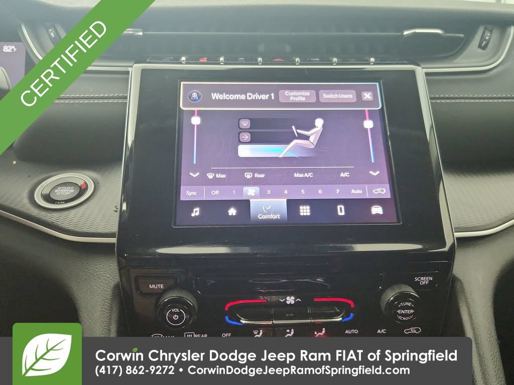 Used 2023 Jeep Grand Cherokee Laredo AWD/4WD image 25