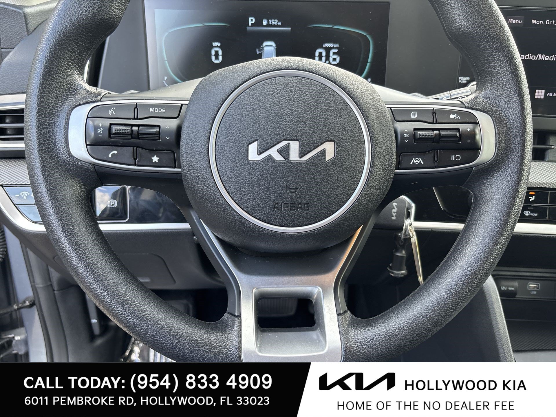 Used 2025 Kia Sportage LX FWD image 11