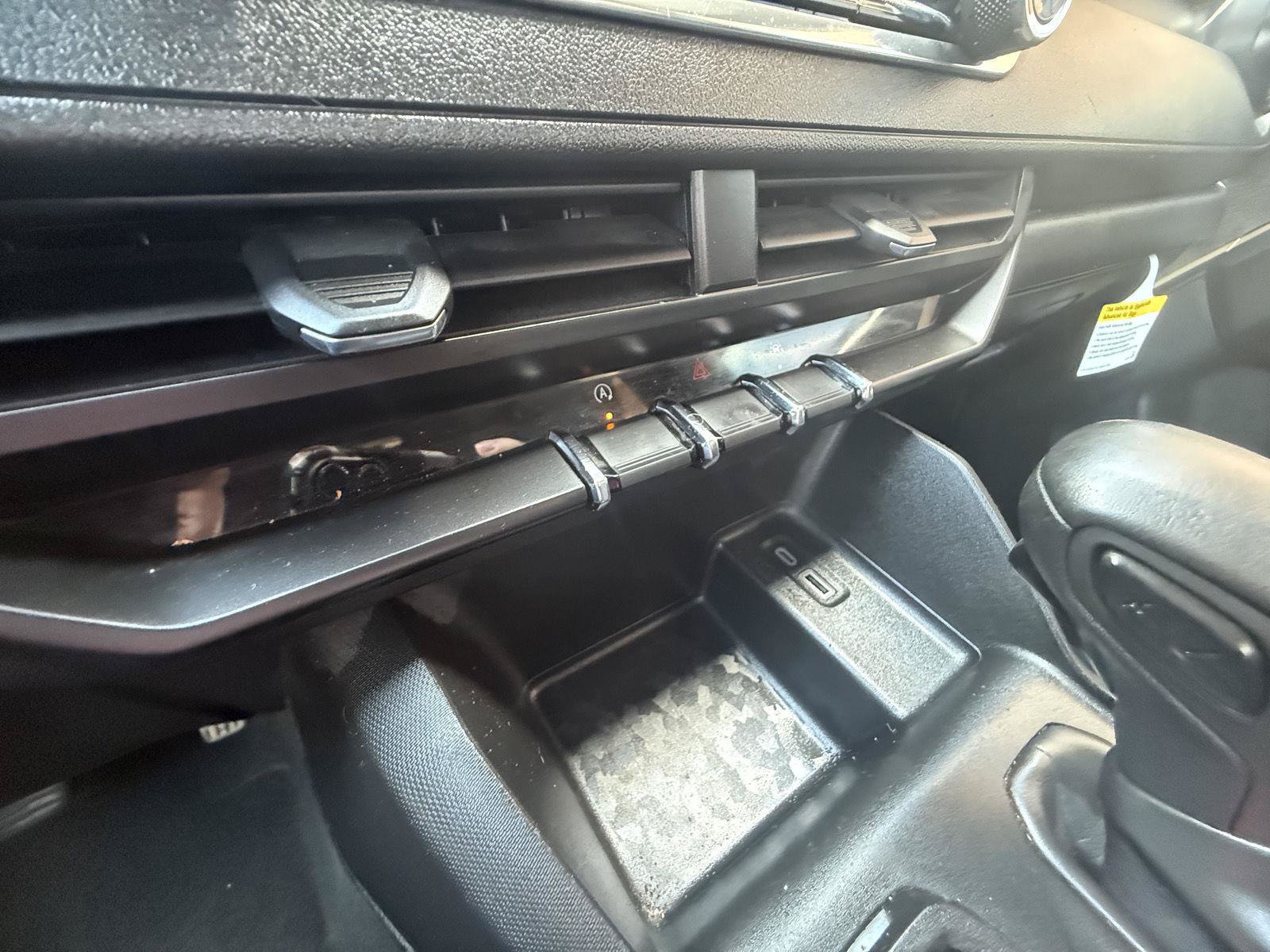 Used 2024 Chevrolet Colorado W/T RWD image 9