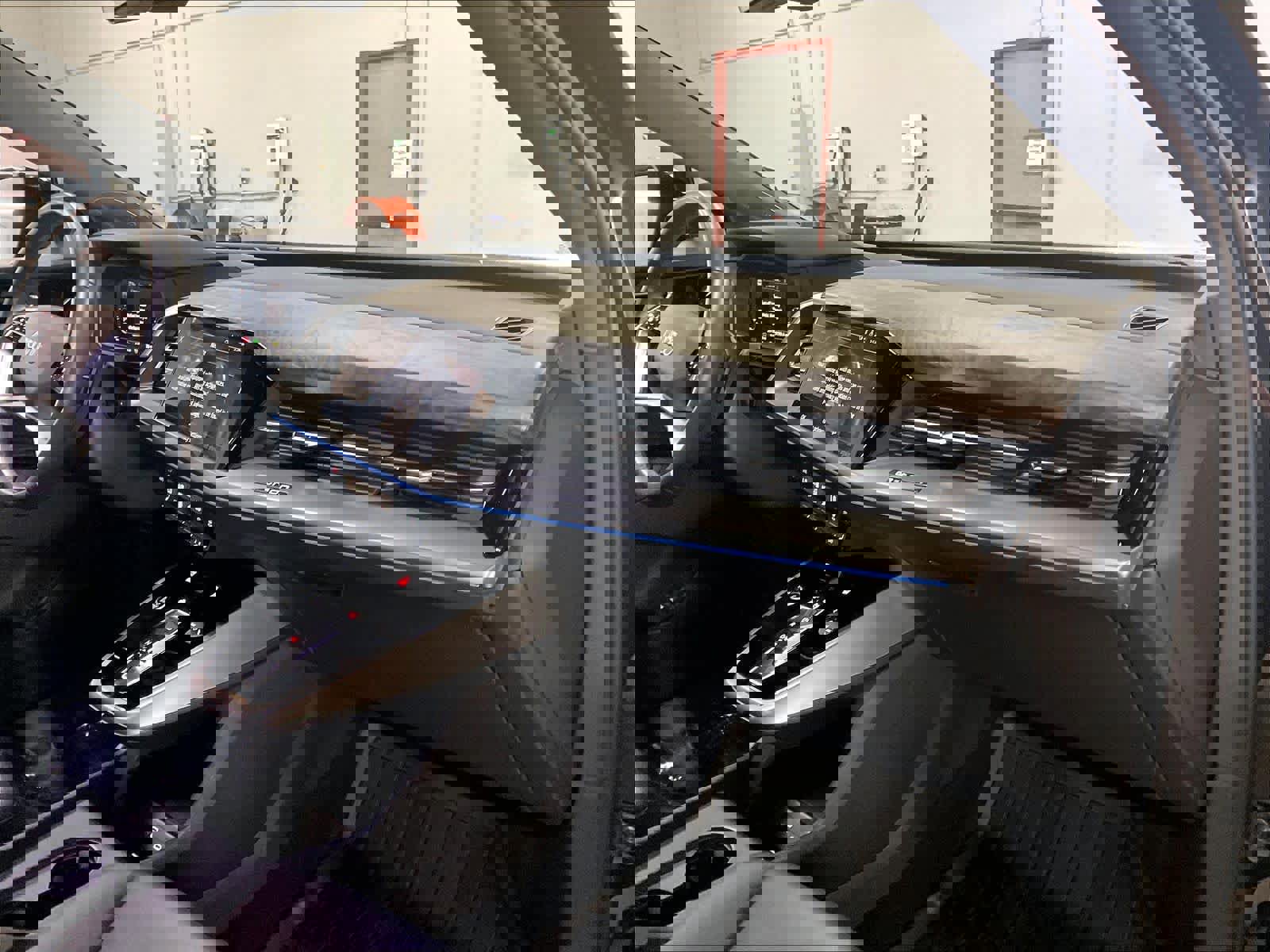 Used 2023 Audi Q4 e-tron Premium Plus w/ Premium Plus image 16