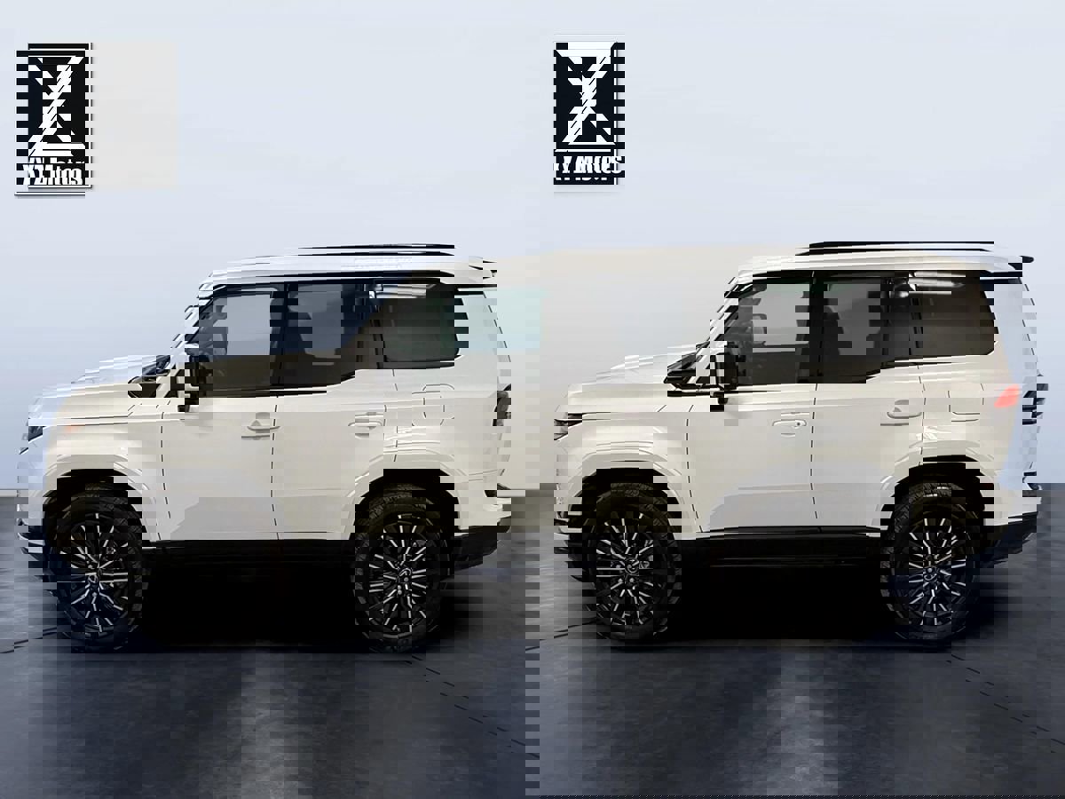 Used 2025 Lexus GX 550 w/ Accessory Package (2T) image 3